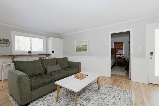 Building Photo - 6 Indian Ave