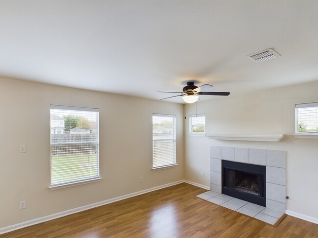 Building Photo - 15123 Meredith Ln