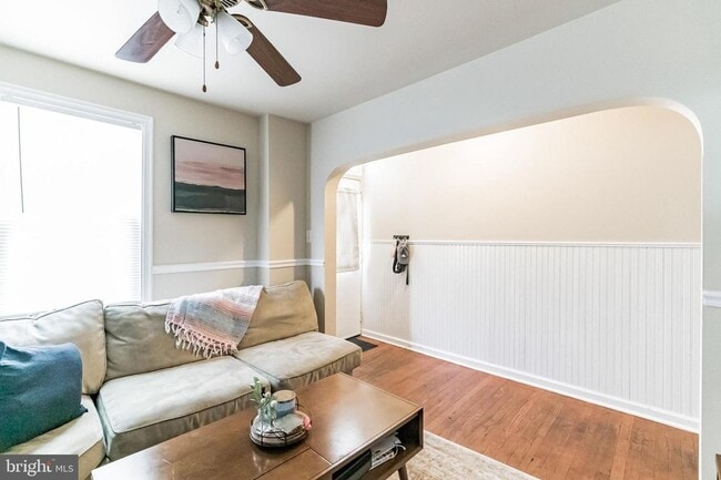 Building Photo - Spacious 3-Bedroom Home with Deck and Bonu...