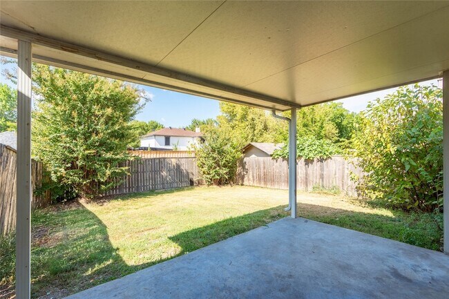 Building Photo - 1417 Quail Crest Dr