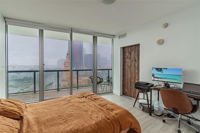 Building Photo - 888 Biscayne Blvd
