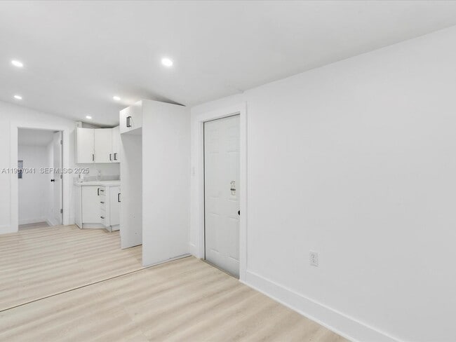 Building Photo - 6318 NW 19th Ct