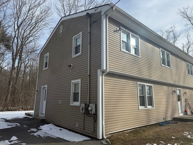 Building Photo - 48 Colonial Way