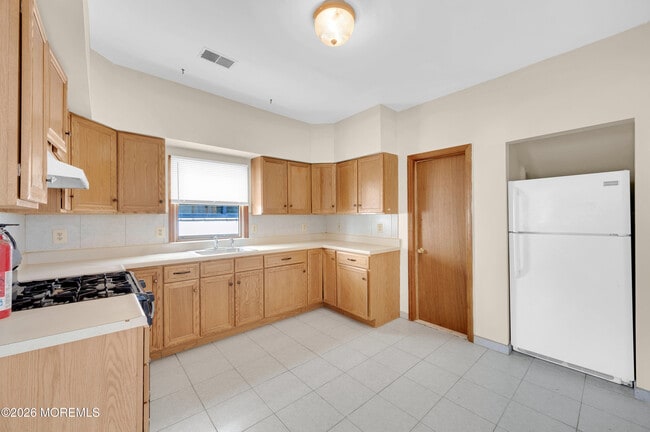 Building Photo - 2 Ocean Terrace