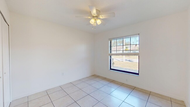 Building Photo - 704 49th St E