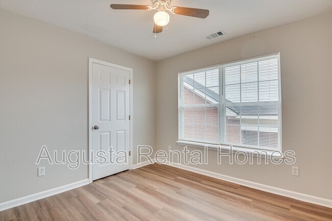 Building Photo - 7640 Pleasantville Way
