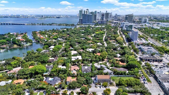 Building Photo - 520 Bay Point Rd