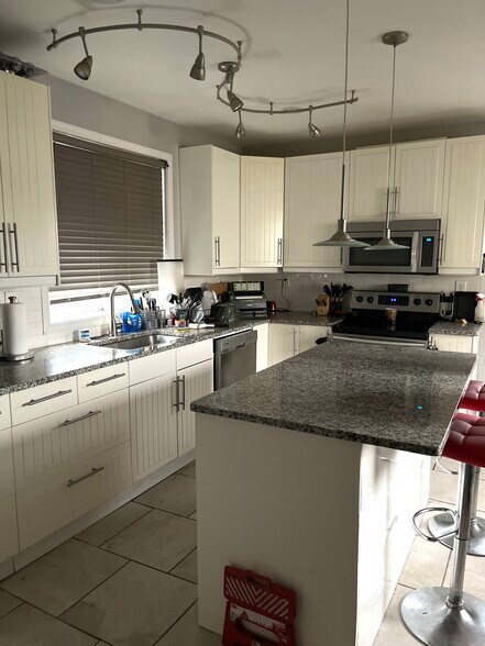 Kitchen - 1511 Odell Ave