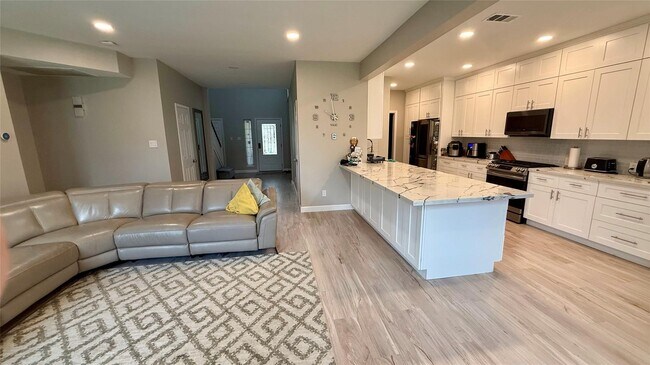 Building Photo - 22430 Tullis Trail Ct
