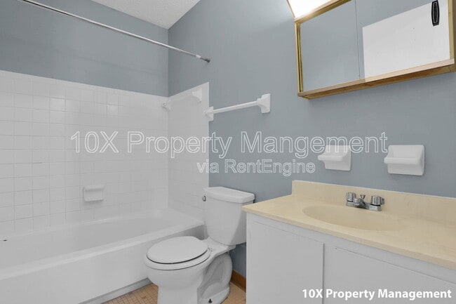 Building Photo - 6169 Laurelwood Ct