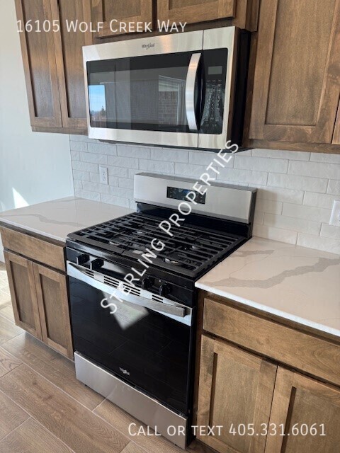 Building Photo - 16105 Wolf Creek Way