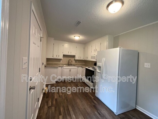 Building Photo - 1156 Smith Rd