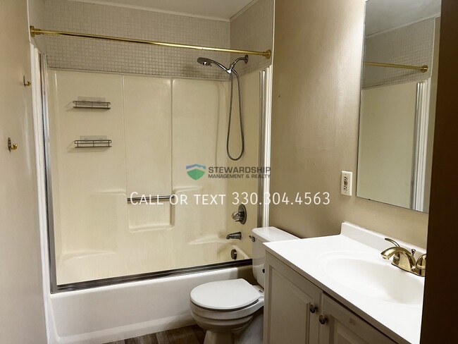 Building Photo - 931 Trimble Dr