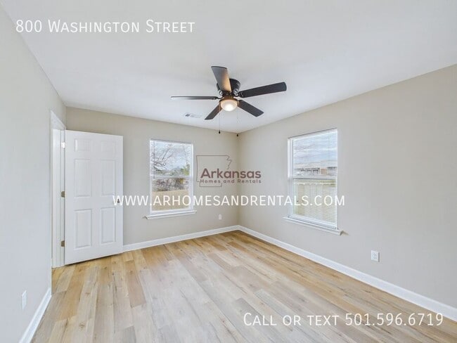 Building Photo - 800 Washington St