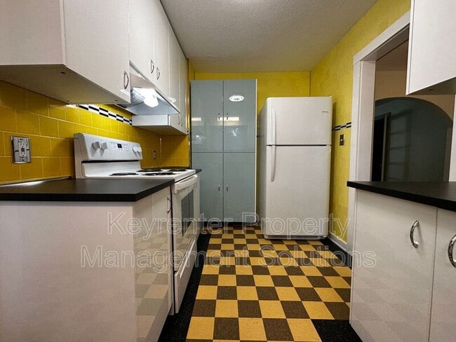 Building Photo - 128 Vedette Ave
