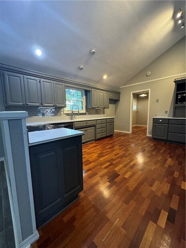 Building Photo - 47 Dalton Dr