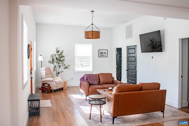 Building Photo - 5 Brokenback Mountain Rd