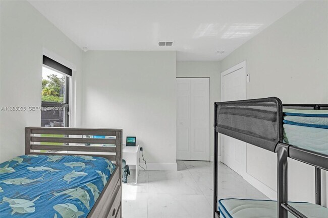 Building Photo - 8840 SW 181st Terrace