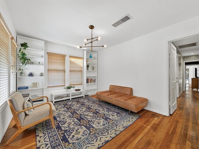 Building Photo - 609 Fletcher St