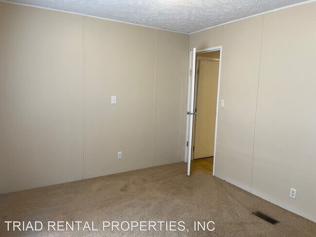 Building Photo - 2 br, 1 bath House - 6670 RANDALL HURLEY RD.
