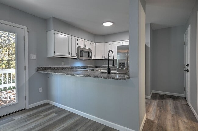 Building Photo - 254 Wildwood Dr