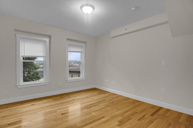 Building Photo - 29-31-33 Highland Ave.