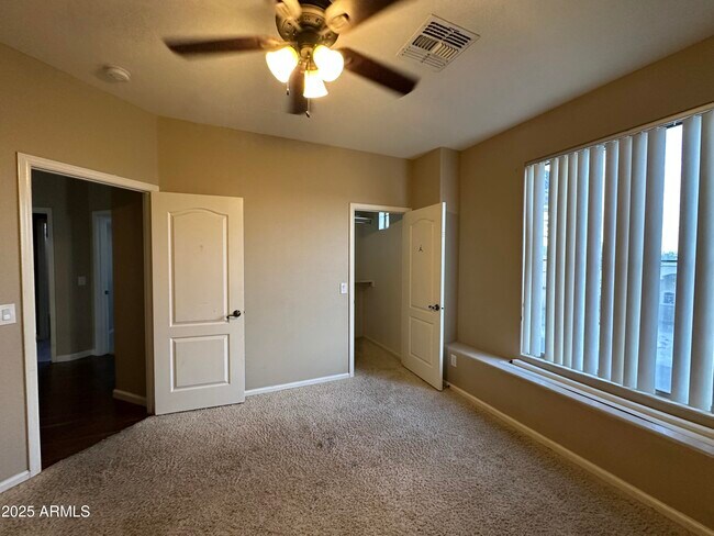 Building Photo - 12534 W Solano Dr