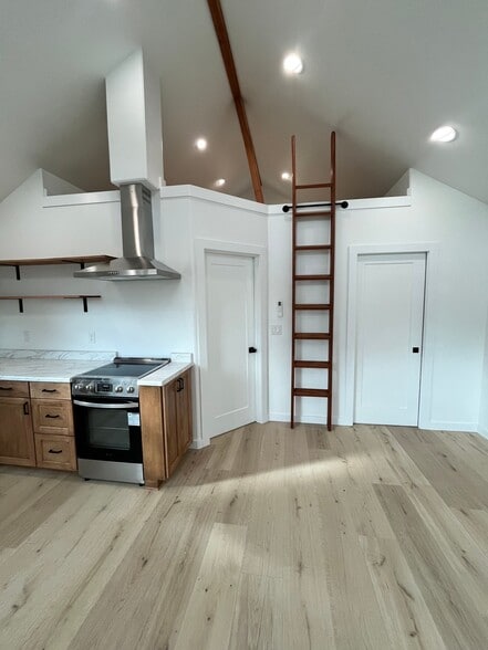 Building Photo - 1144 Helena St