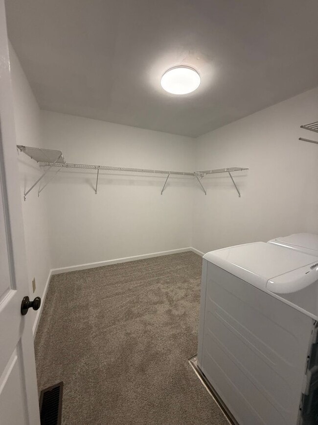 Building Photo - Newly Renovated Duplex in North County