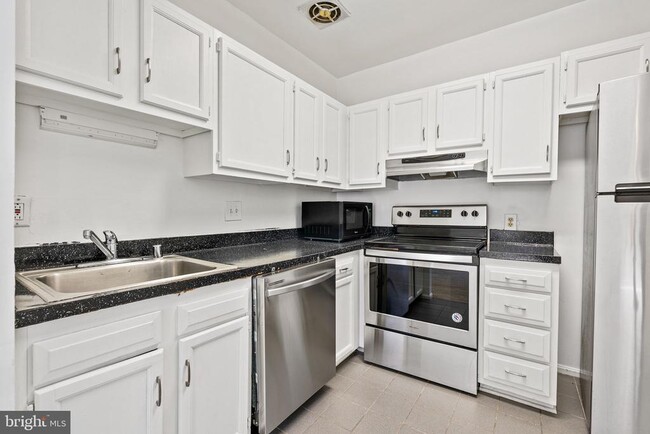 Building Photo - 2514 13th St NW