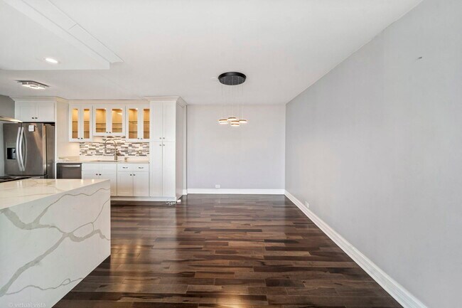 Building Photo - 505 N Lake Shore Dr