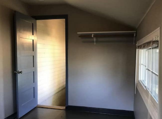 Building Photo - Updated 3br/2ba home with bonus room and fenced back yard in NE Sumner Neighborhood