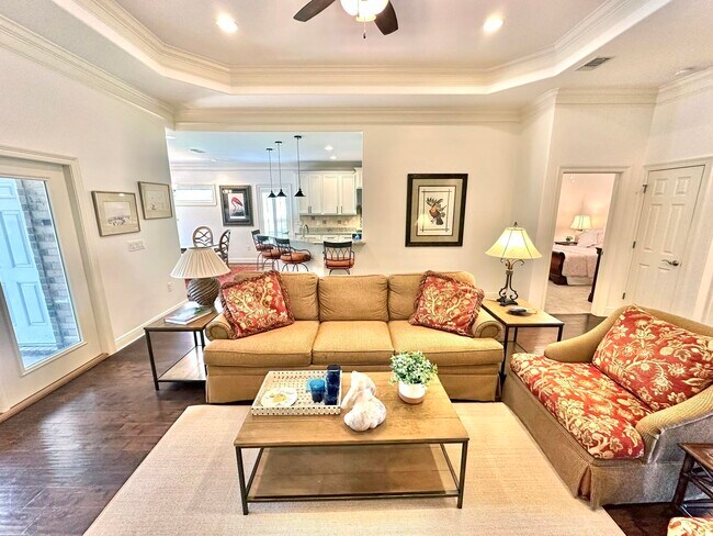 Building Photo - 206 E Pinehurst Dr