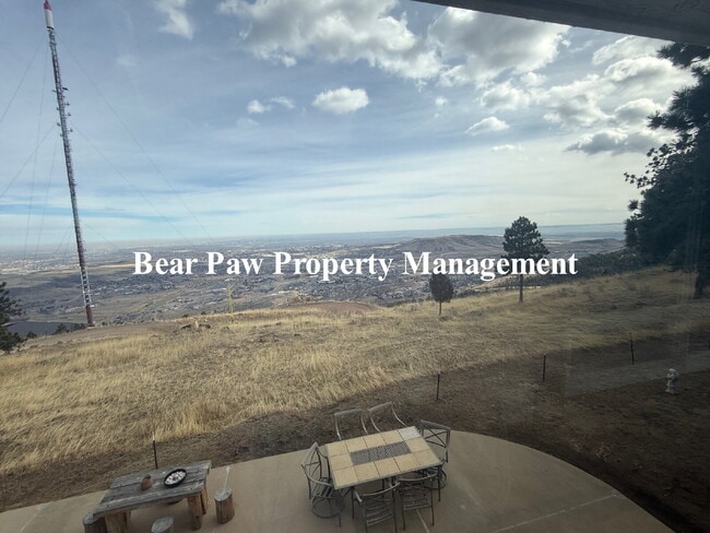 Building Photo - Views for Miles!!