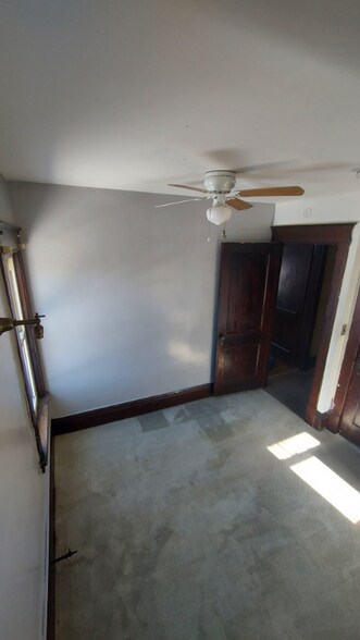 Building Photo - 327 Hasson Ave