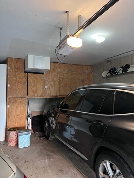 Garage Spot & Storage - 1410 W Belmont Ave