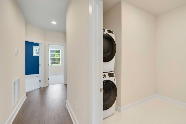 Building Photo - Beautiful 2 Bedroom/2 Bath in Chatham Park...