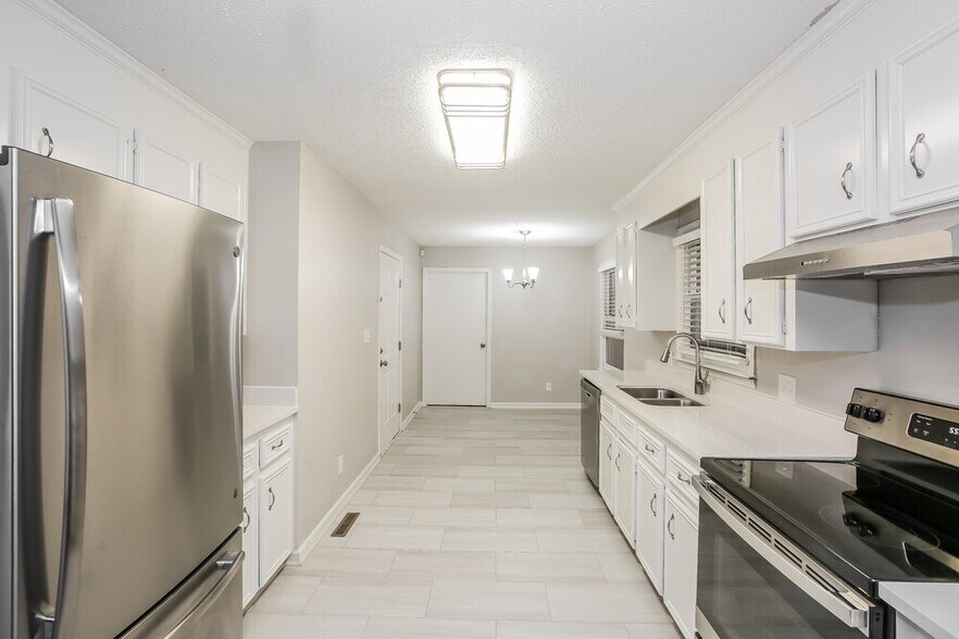 Building Photo - 431 Hillcrest Dr