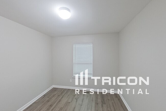 Building Photo - 745 Diamond Pointe Ct