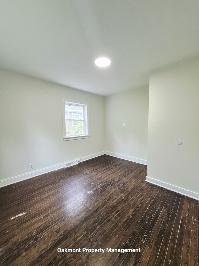 Building Photo - 900 N 38th St
