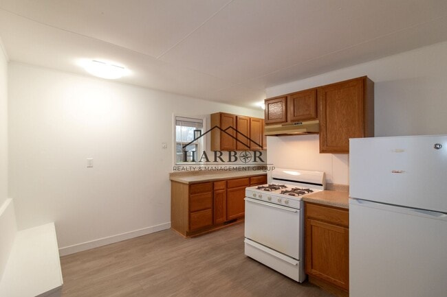 Primary Photo - 224 9th Ave NW