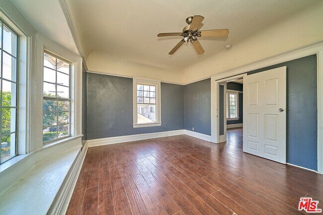 Building Photo - 1347 Valencia St