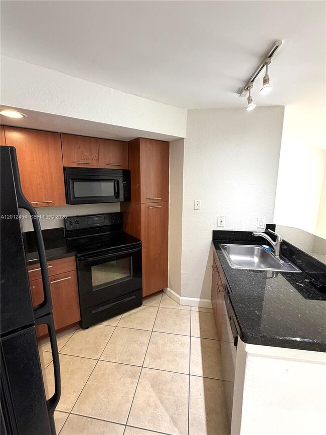 Building Photo - 12620 Vista Isles Dr