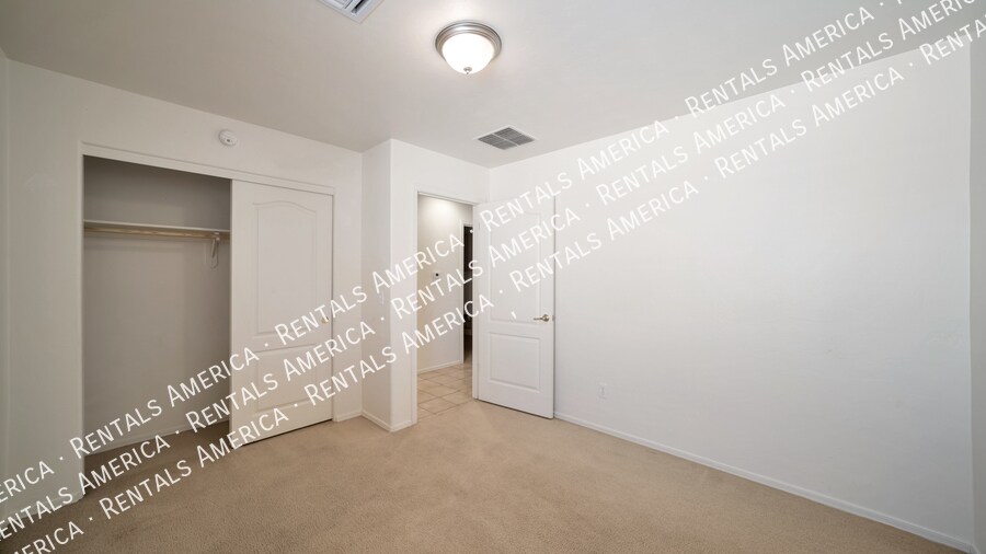 Building Photo - 3976 E Isaiah Dr