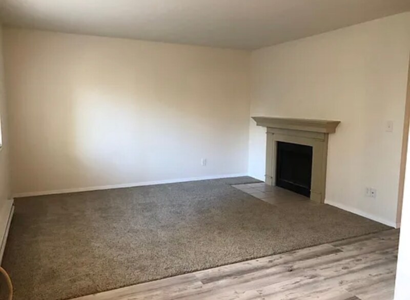 Building Photo - 925 Columbia Rd