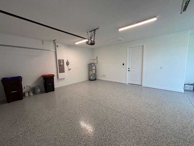 Building Photo - 6360 SW 82nd Terrace