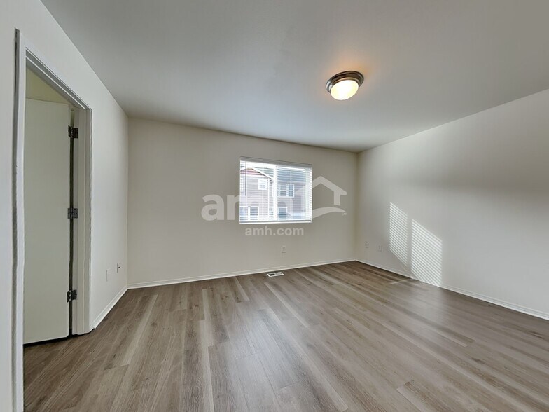 Building Photo - 18606 112th Ave E