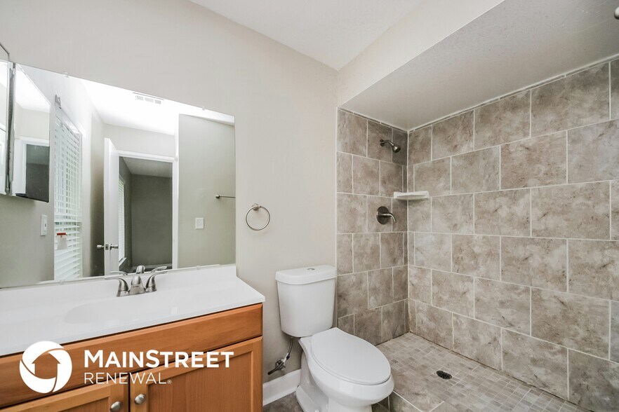 Building Photo - 713 E Flag Way