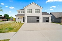 Building Photo - 540 Angels Rst Wy