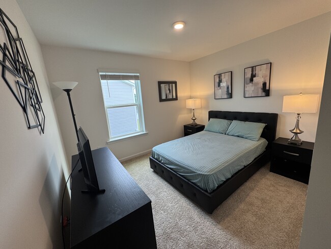 Building Photo - 5435 Shelly Lynn Dr